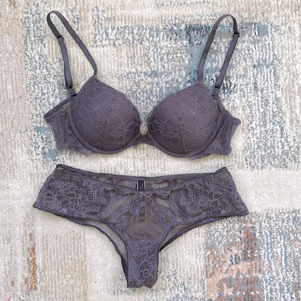 SET! Victoria’s Secret very sexy soft purple bra and panties 34B and S